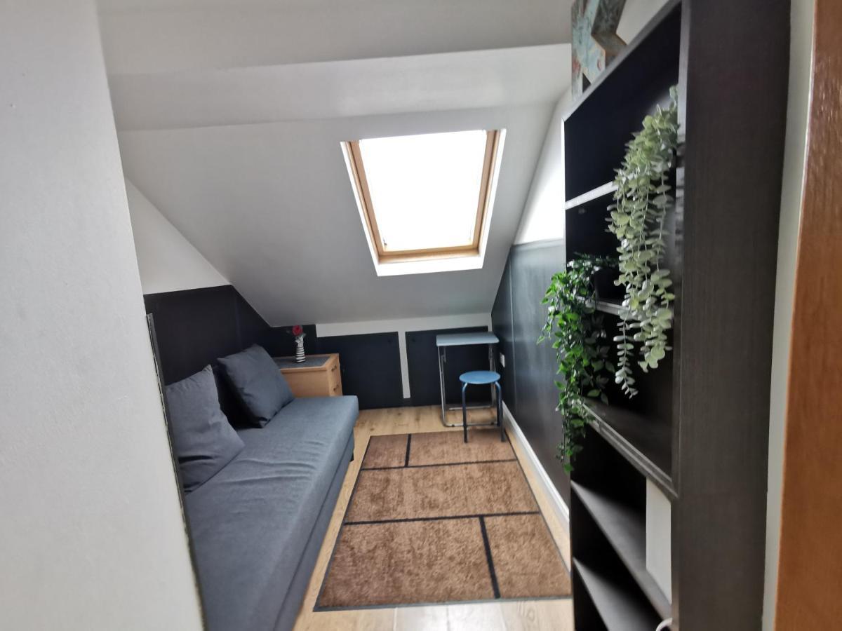 אדמונטון Palaz 4 - 1 Bedroom Flat מראה חיצוני תמונה